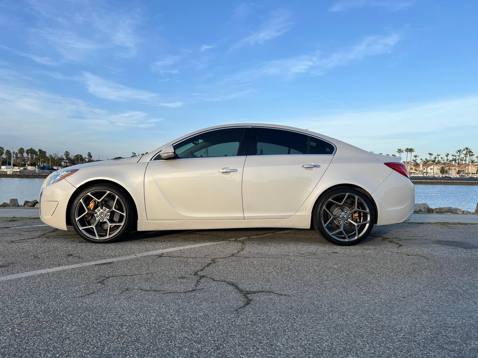 2013 Buick Regal - Image 12 of 29
