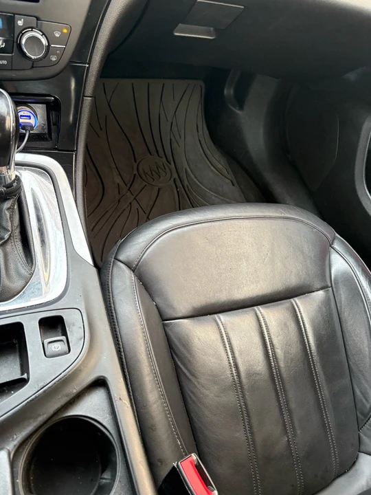 2013 Buick Regal - Image 10 of 15