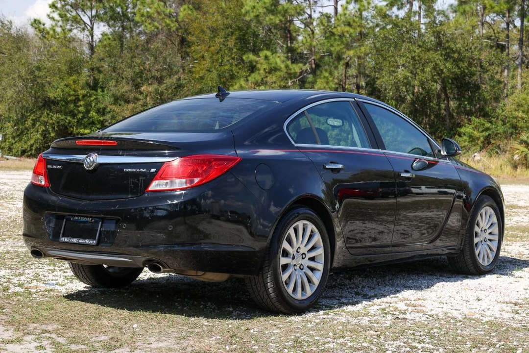 2013 Buick Regal - Image 11 of 12