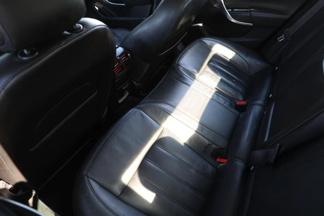 2013 Buick Regal - Image 10 of 12