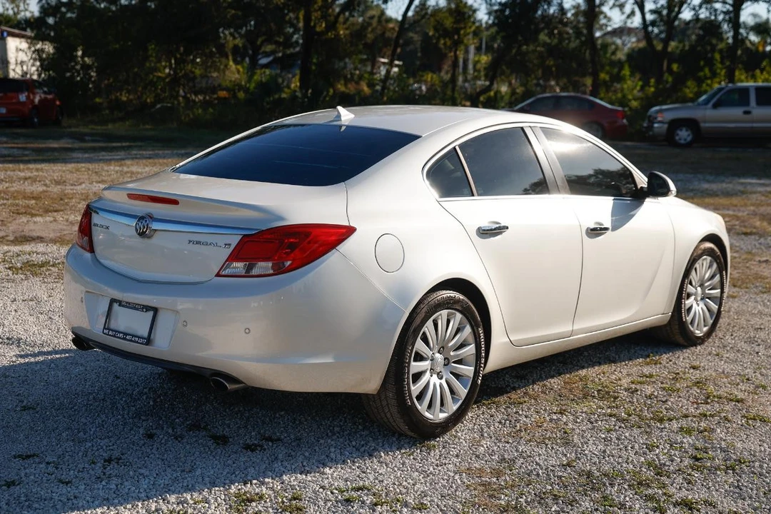 2013 Buick Regal - Image 11 of 21