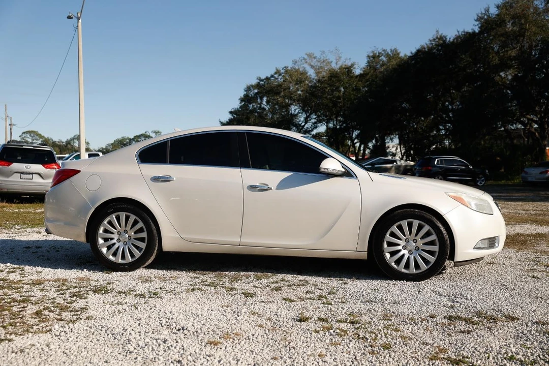 2013 Buick Regal - Image 13 of 21