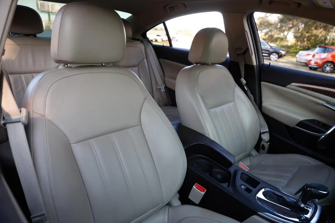 2013 Buick Regal - Image 16 of 21