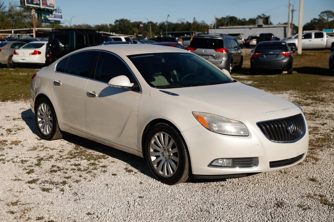 2013 Buick Regal - Image 15 of 21
