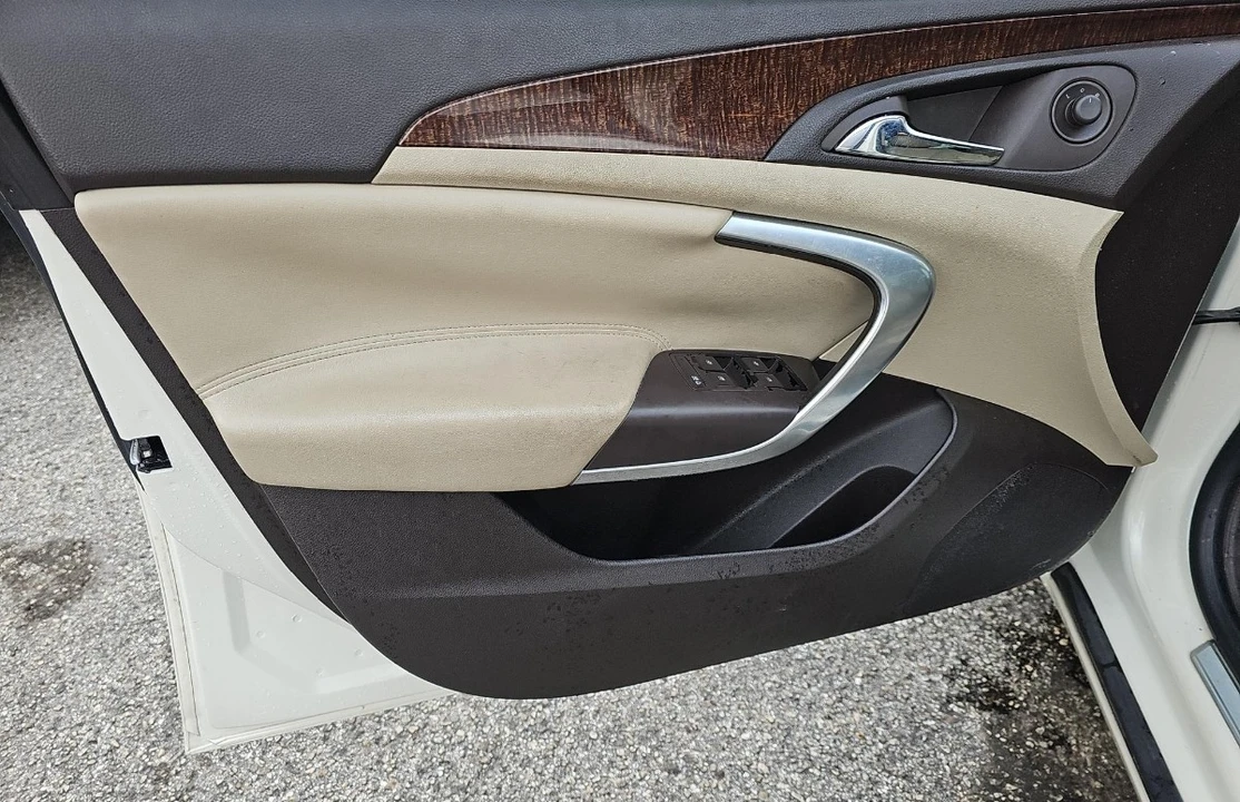 2013 Buick Regal - Image 9 of 11