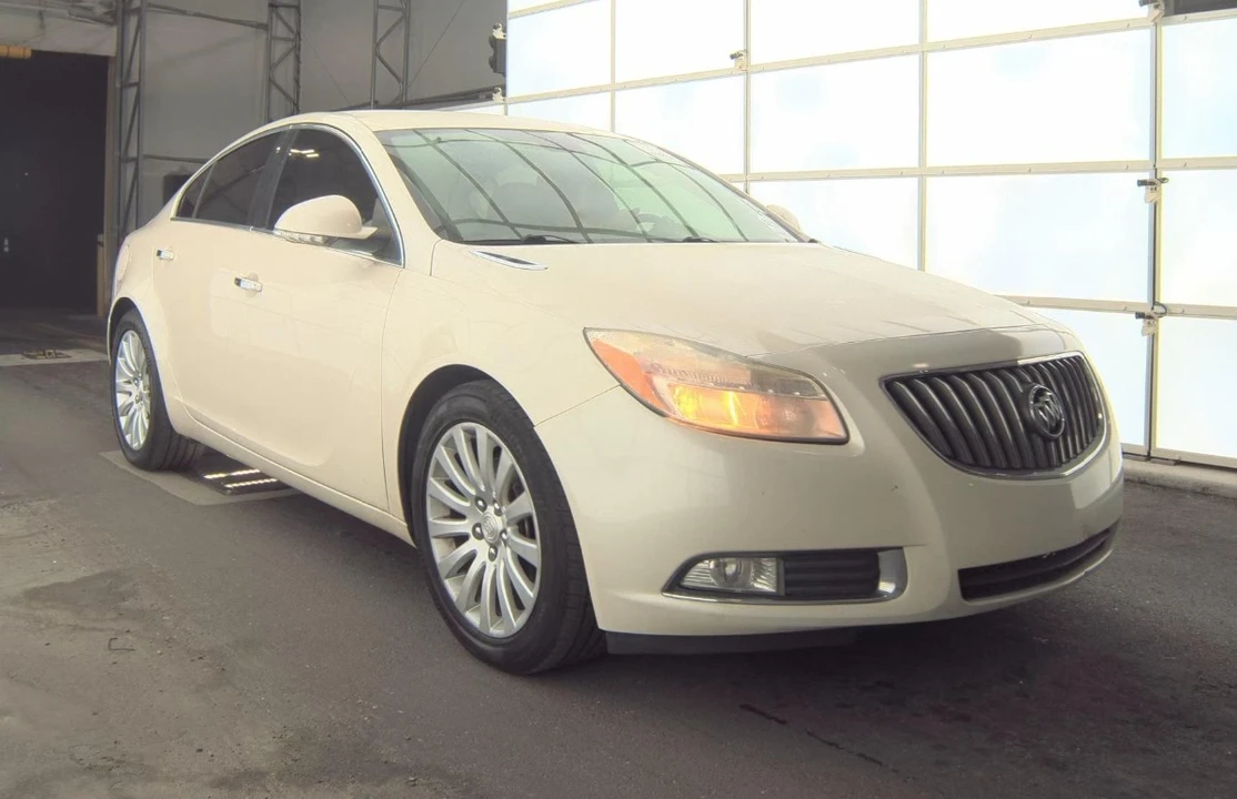 2013 Buick Regal - Image 3 of 11
