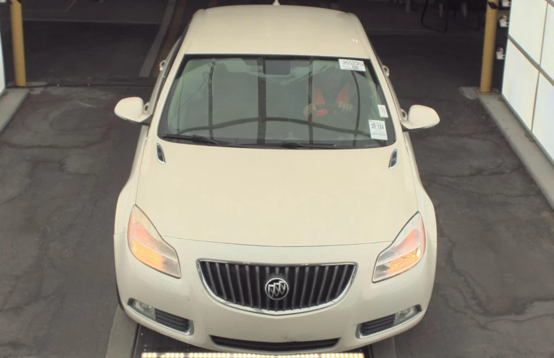 2013 Buick Regal - Image 2 of 11