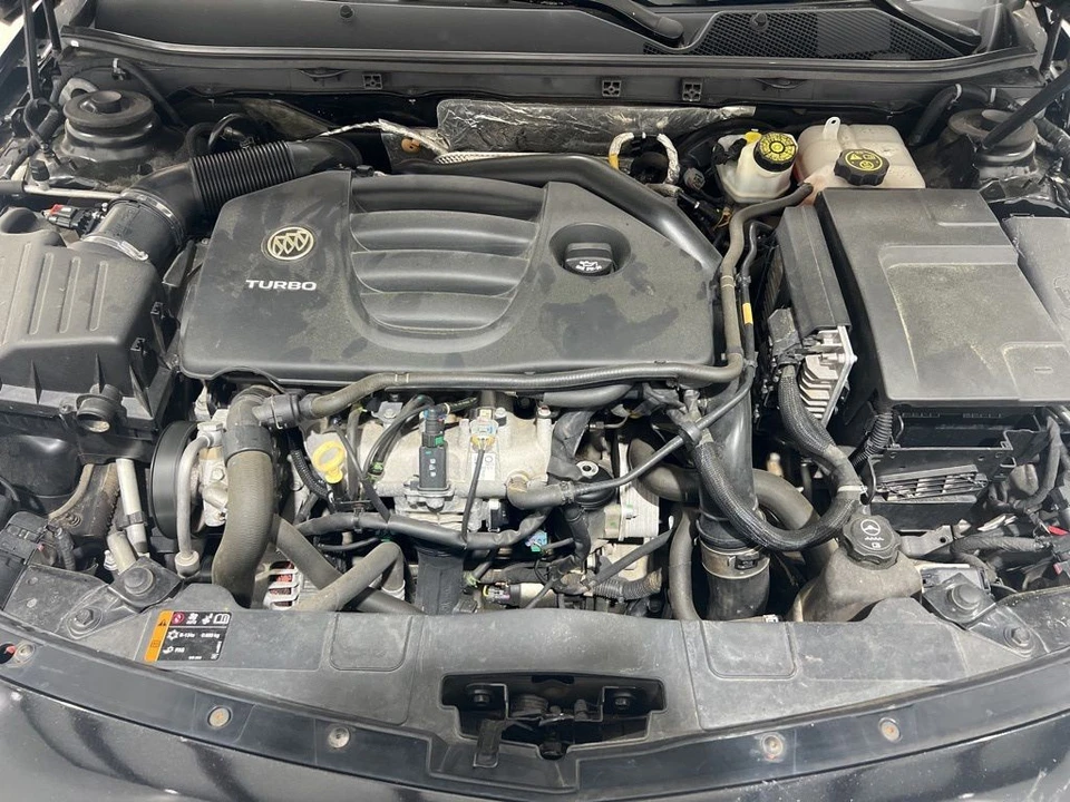 2013 Buick Regal - Image 24 of 28