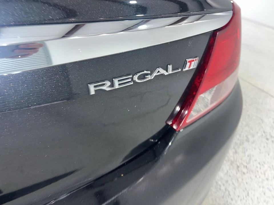 2013 Buick Regal - Image 26 of 28