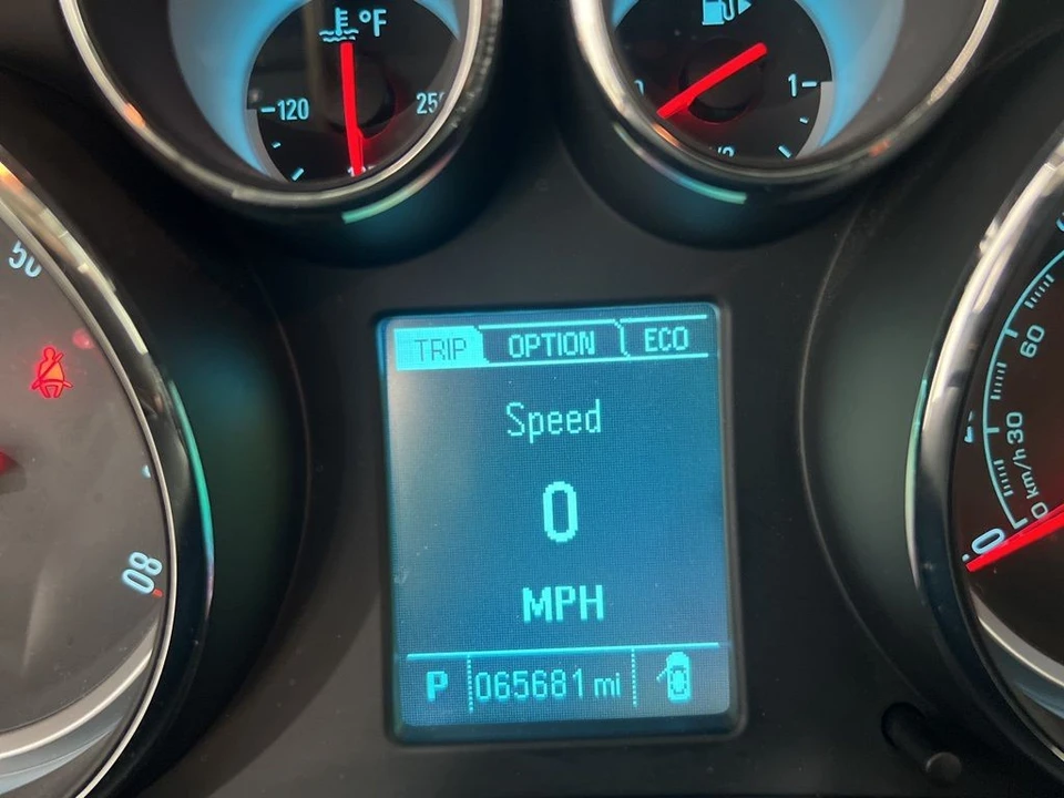 2013 Buick Regal - Image 11 of 21