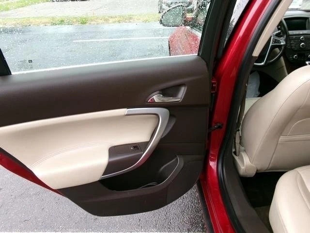 2013 Buick Regal - Image 15 of 18
