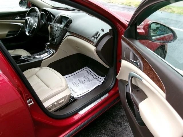 2013 Buick Regal - Image 16 of 18
