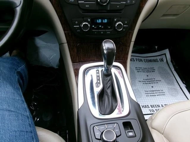 2013 Buick Regal - Image 11 of 18
