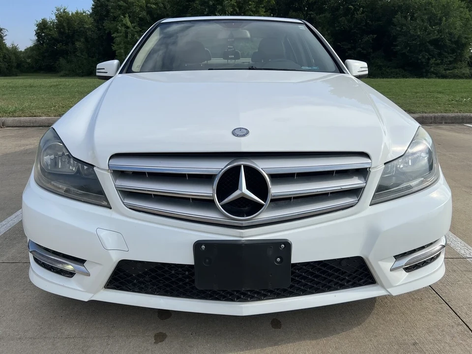 2013 Mercedes-Benz W204 C-Class - Image 2 of 21