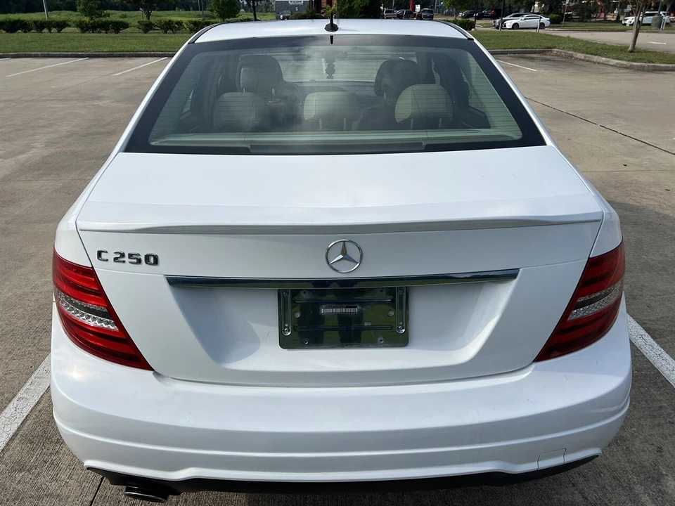 2013 Mercedes-Benz W204 C-Class - Image 9 of 21