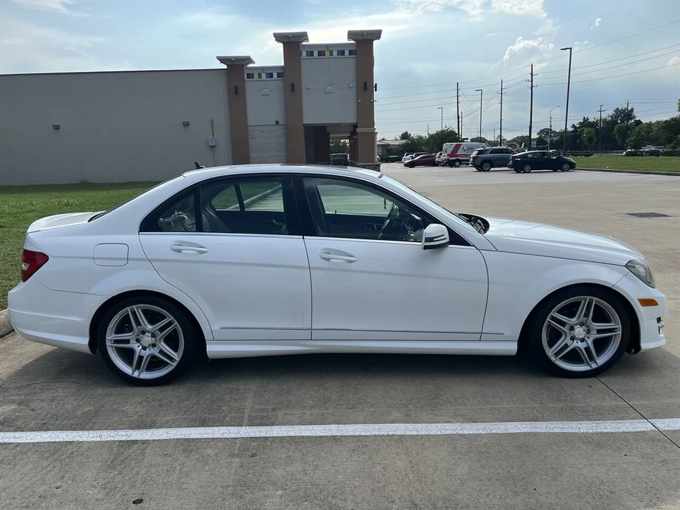 2013 Mercedes-Benz W204 C-Class - Image 13 of 21
