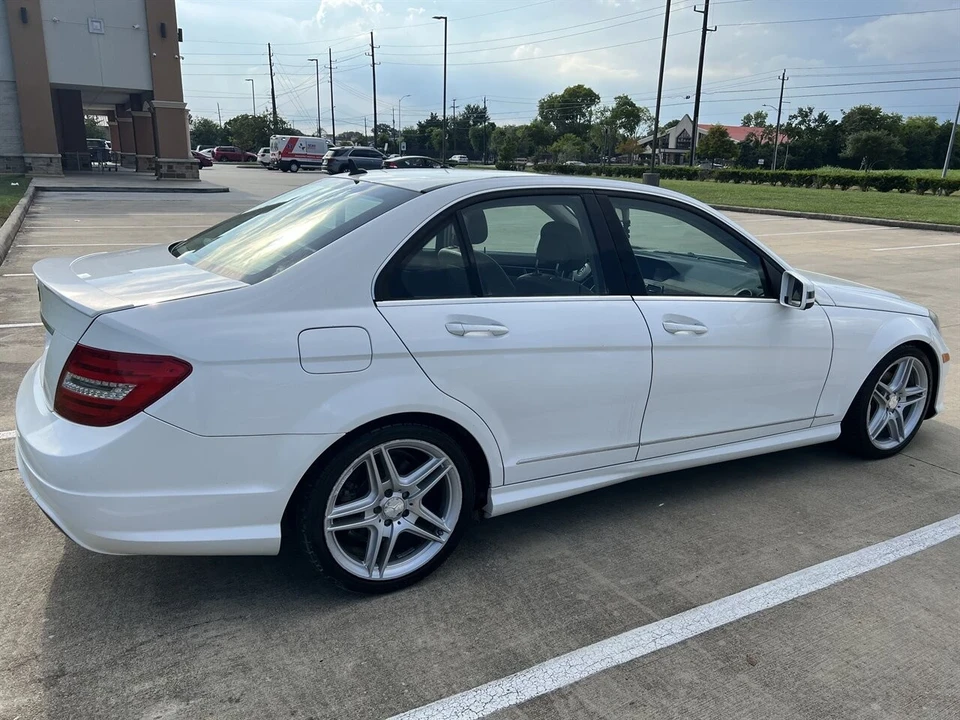 2013 Mercedes-Benz W204 C-Class - Image 12 of 21