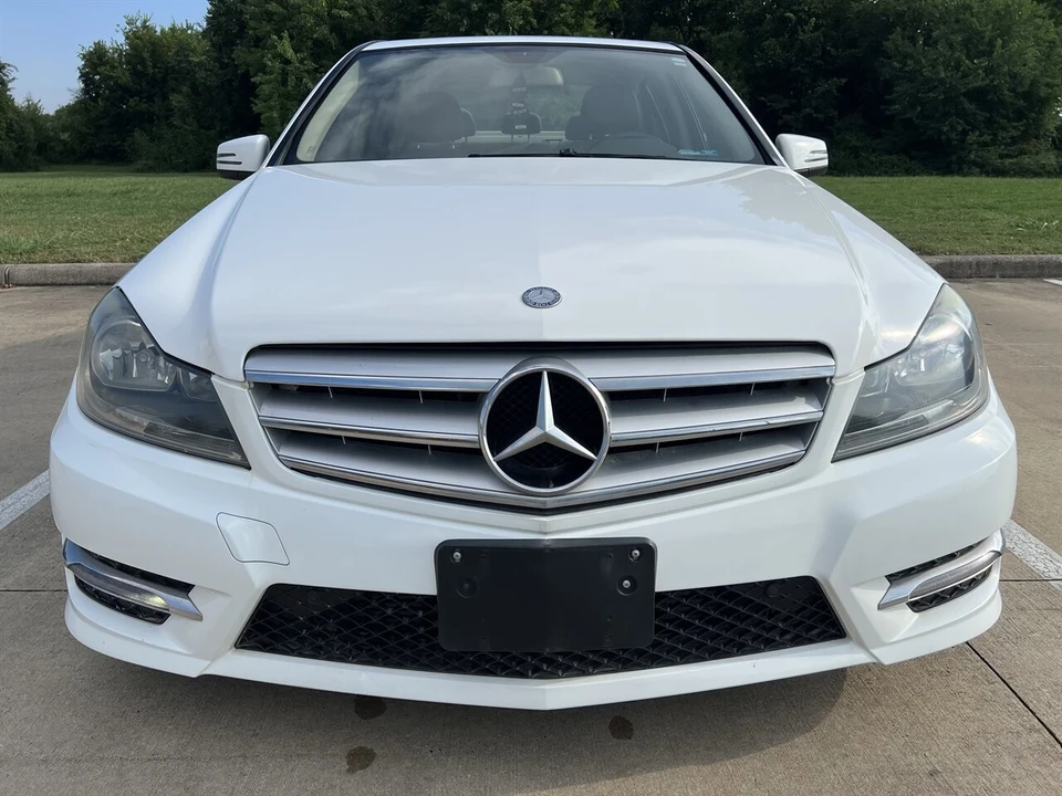 2013 Mercedes-Benz W204 C-Class - Image 2 of 21