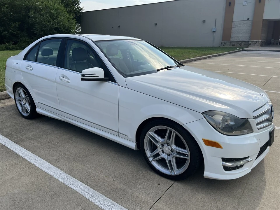 2013 Mercedes-Benz W204 C-Class - Image 14 of 21