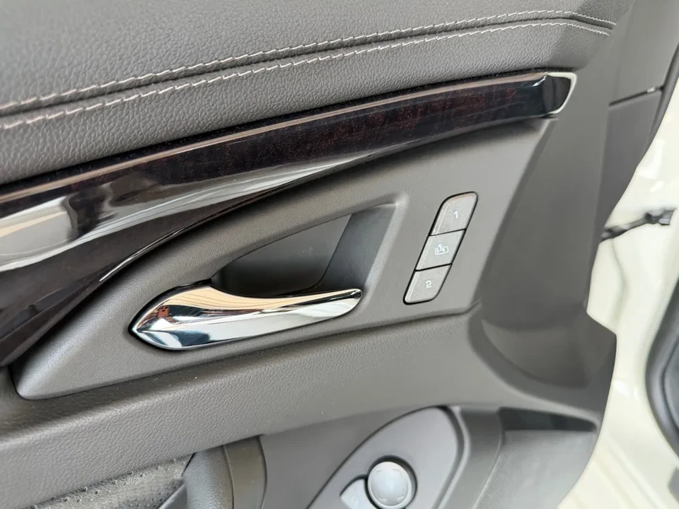 2013 Cadillac CTS-V 2nd Gen - Image 28 of 31