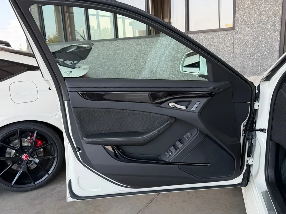 2013 Cadillac CTS-V 2nd Gen - Image 25 of 31