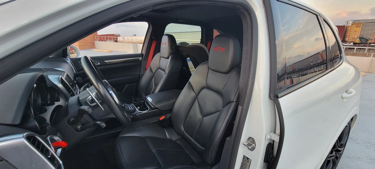 2013 Porsche 958 Cayenne GTS - Image 6 of 11