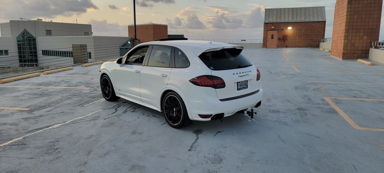2013 Porsche 958 Cayenne GTS - Image 10 of 11