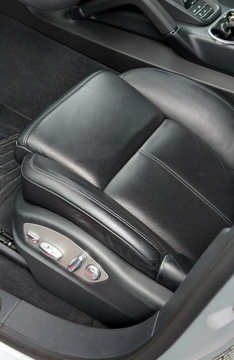 2013 Porsche 958 Cayenne S - Image 4 of 14