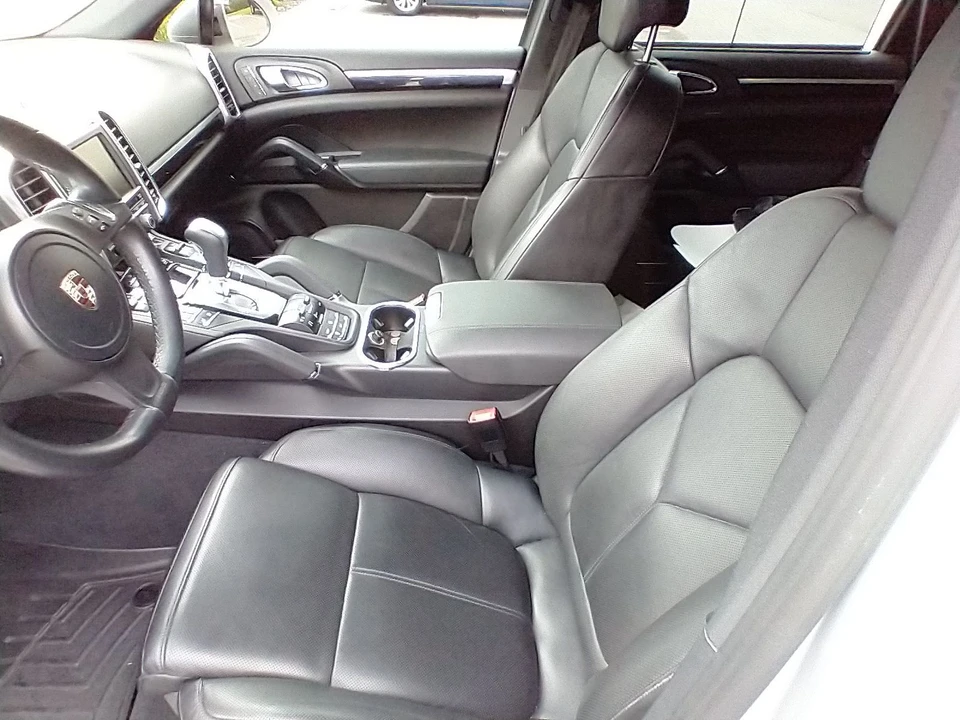 2013 Porsche 958 Cayenne S - Image 11 of 14