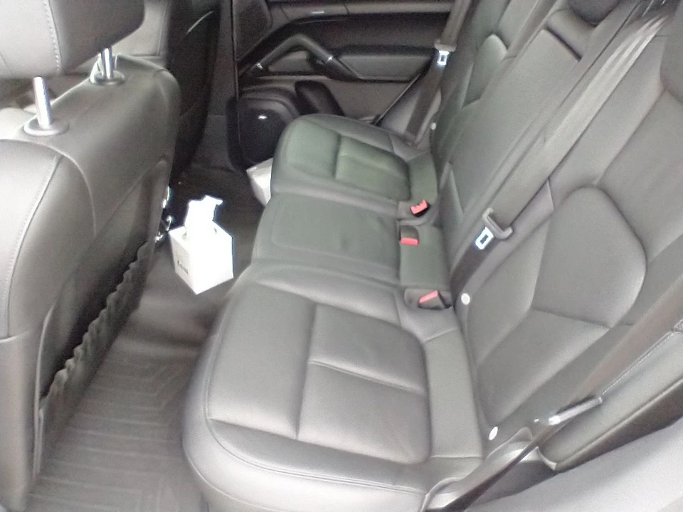 2013 Porsche 958 Cayenne S - Image 13 of 14