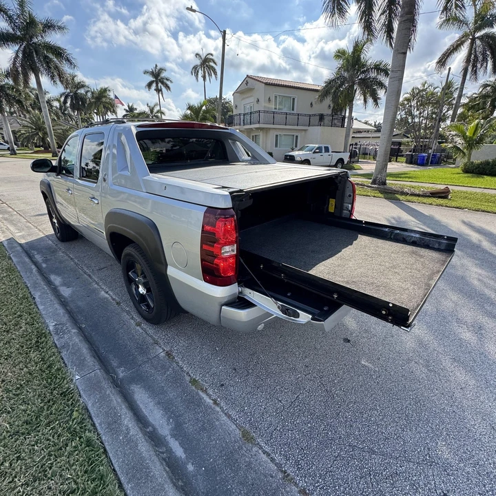 2013 Chevrolet Avalanche - Image 10 of 12