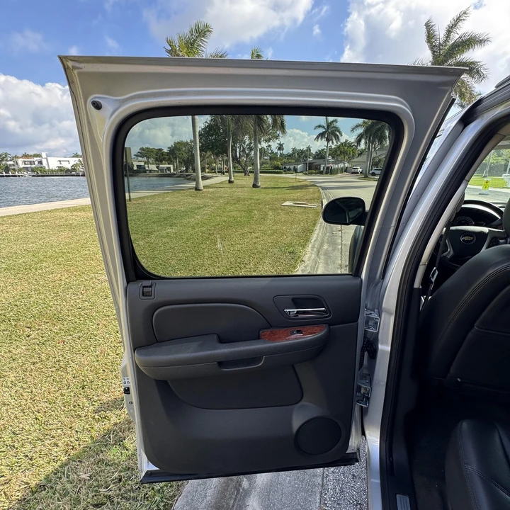 2013 Chevrolet Avalanche - Image 19 of 21