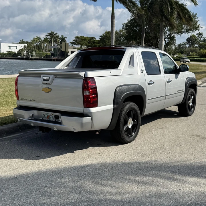 2013 Chevrolet Avalanche - Image 12 of 12