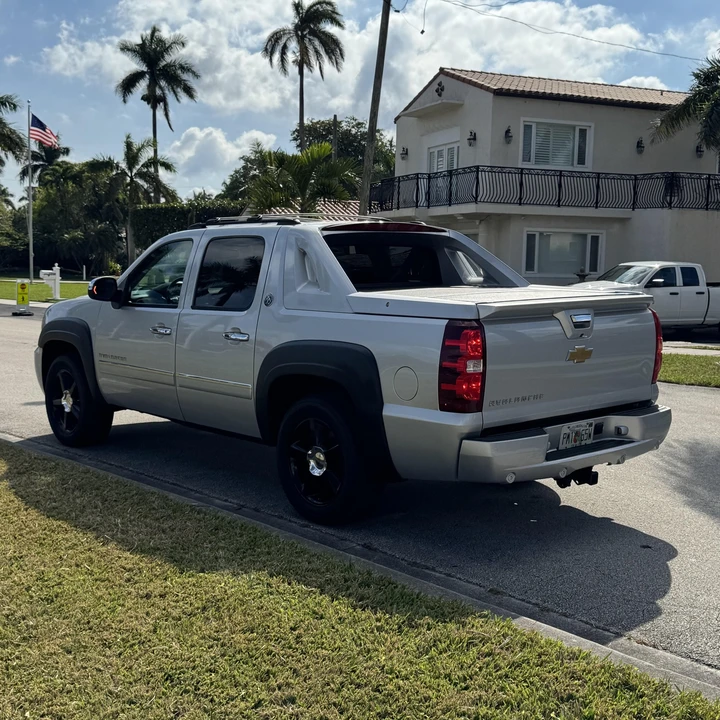 2013 Chevrolet Avalanche - Image 8 of 12