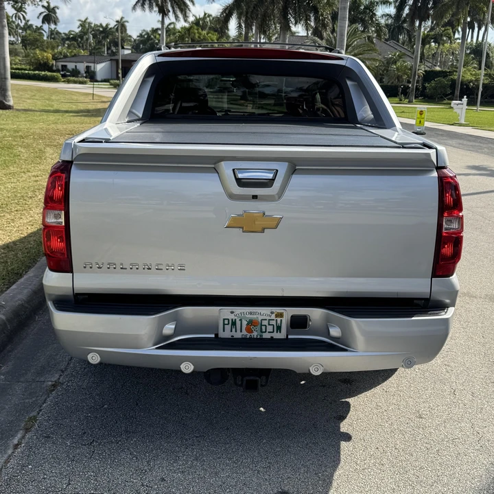 2013 Chevrolet Avalanche - Image 10 of 12