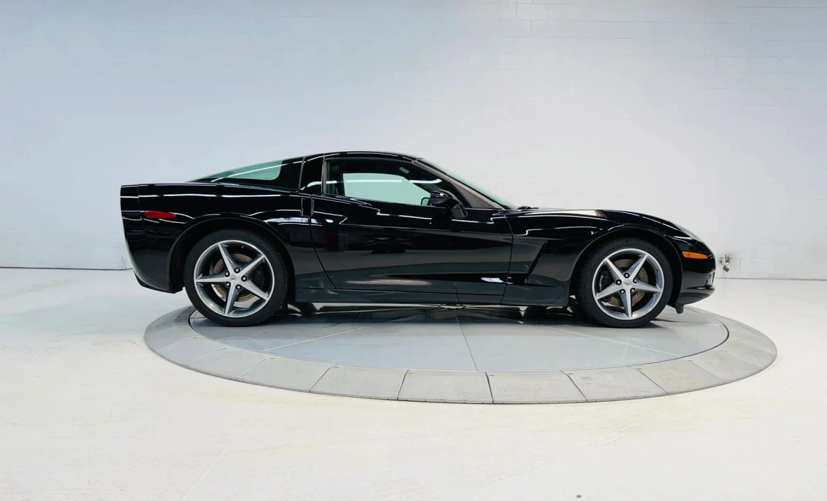 2013 Chevrolet Corvette C6 - Image 2 of 31