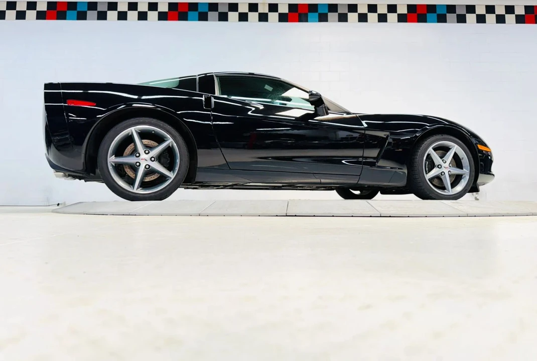 2013 Chevrolet Corvette C6 - Image 16 of 31