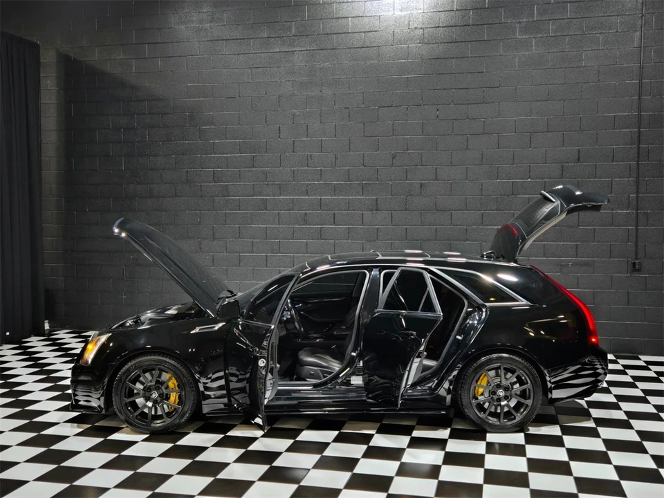 2013 Cadillac CTS-V 2nd Gen - Image 2 of 31