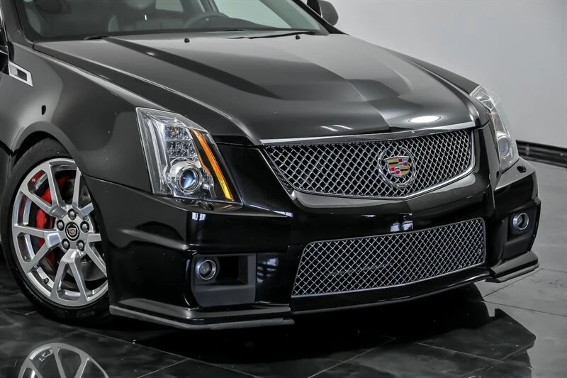 2013 Cadillac CTS-V 2nd Gen - Image 2 of 31