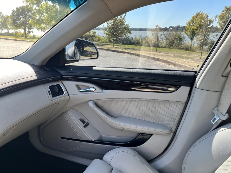 2013 Cadillac CTS-V 2nd Gen - Image 26 of 31