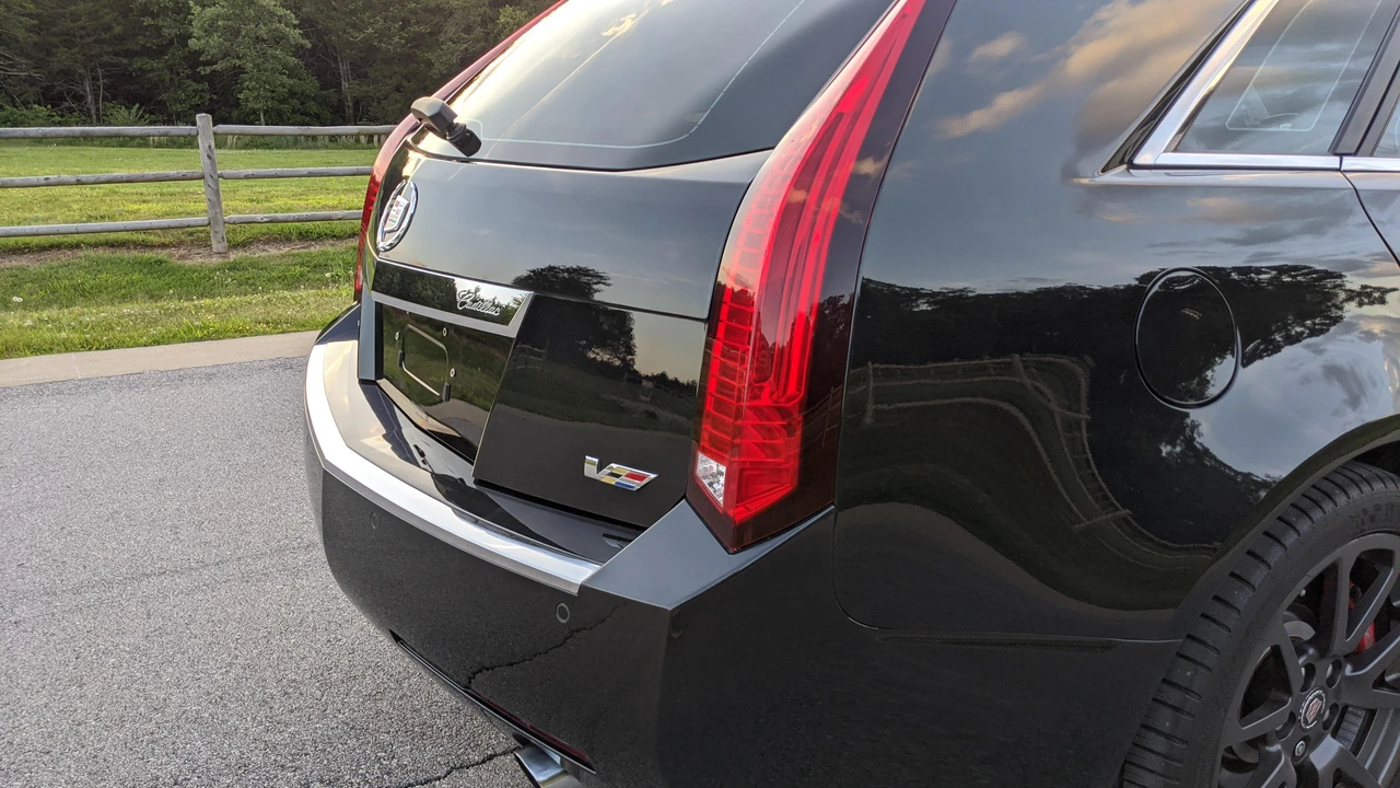 2013 Cadillac CTS-V 2nd Gen - Image 25 of 31