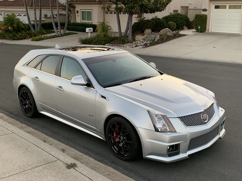2013 Cadillac CTS-V 2nd Gen - Image 2 of 31