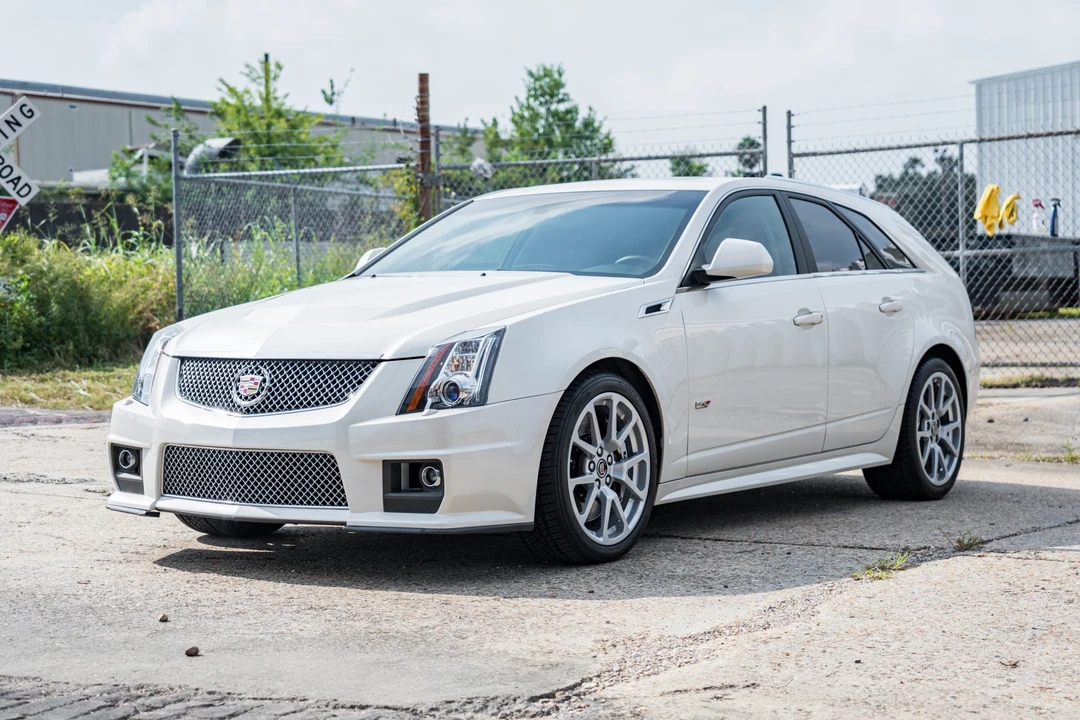 2013 Cadillac CTS-V 2nd Gen - Image 2 of 31