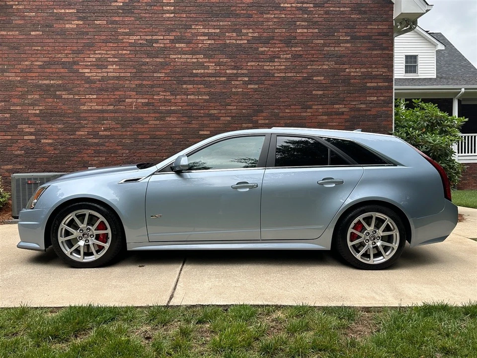 2013 Cadillac CTS-V 2nd Gen - Image 2 of 31