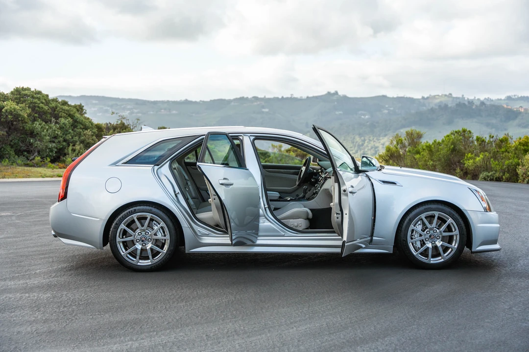 2013 Cadillac CTS-V 2nd Gen - Image 28 of 31