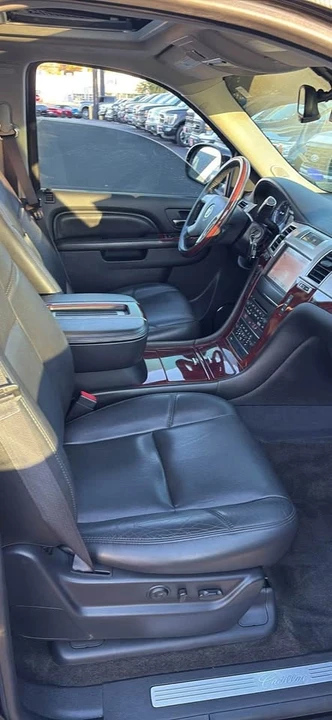 2013 Cadillac Escalade & EXT 3rd Gen - Image 7 of 8