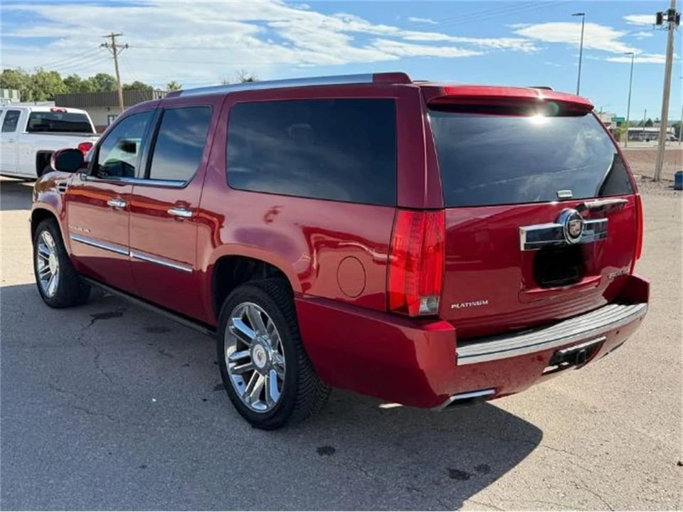2013 Cadillac Escalade & EXT 3rd Gen - Image 3 of 10