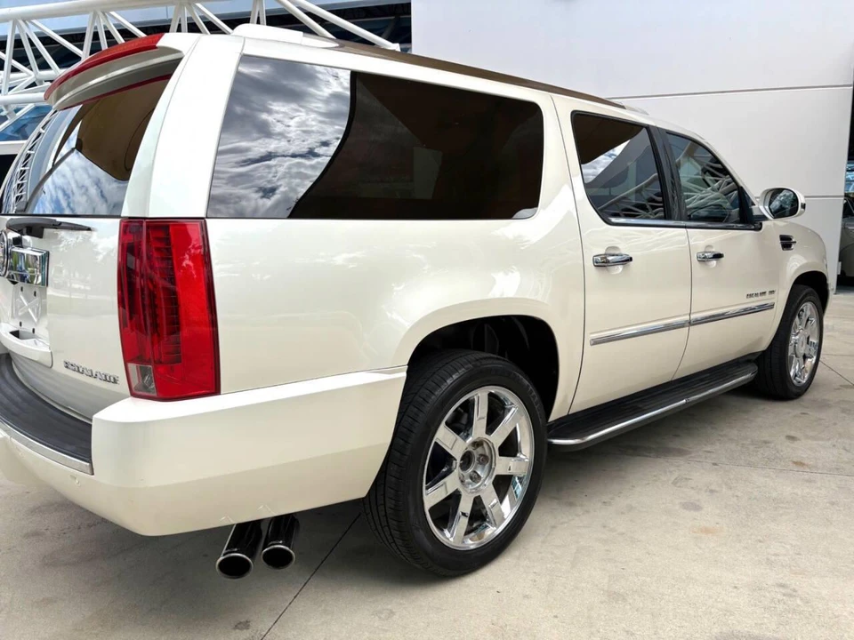 2013 Cadillac Escalade & EXT 3rd Gen - Image 16 of 31