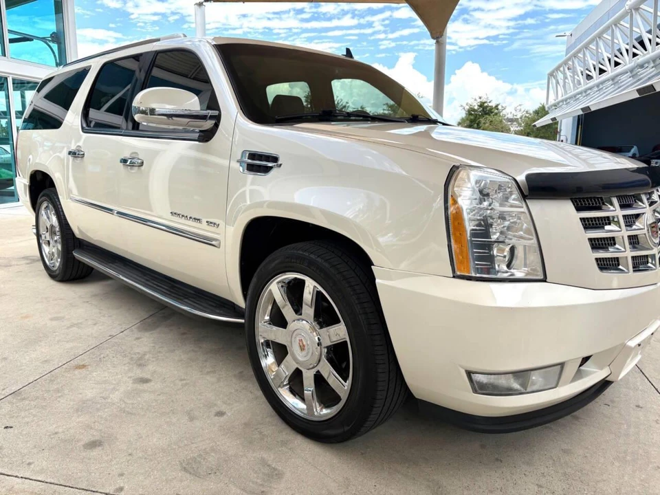 2013 Cadillac Escalade & EXT 3rd Gen - Image 19 of 31