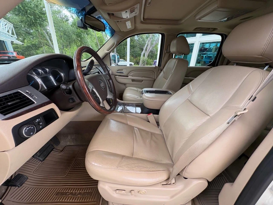 2013 Cadillac Escalade & EXT 3rd Gen - Image 25 of 31